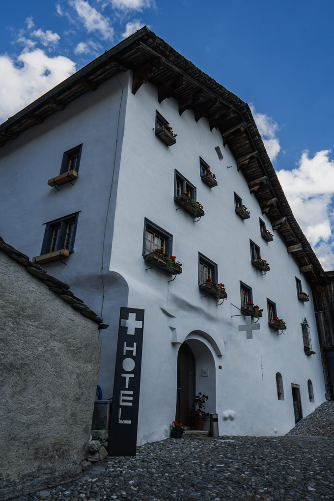 Hotel Weiss Kreuz in Splügen