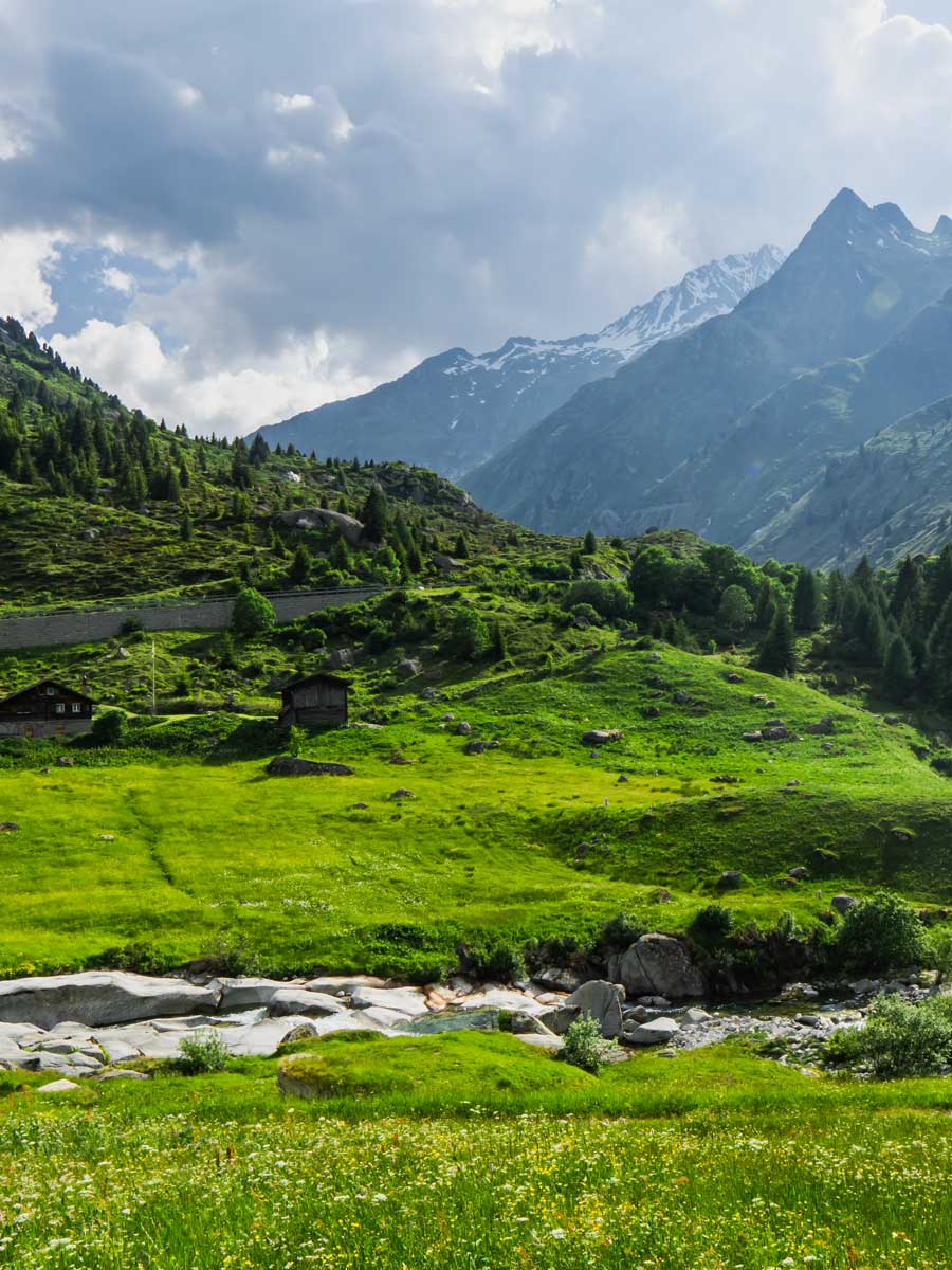 Val Medel, Lukmanierpass
